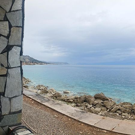 デルヴェニHouse Next To The Sea Sideアパートメント エクステリア 写真