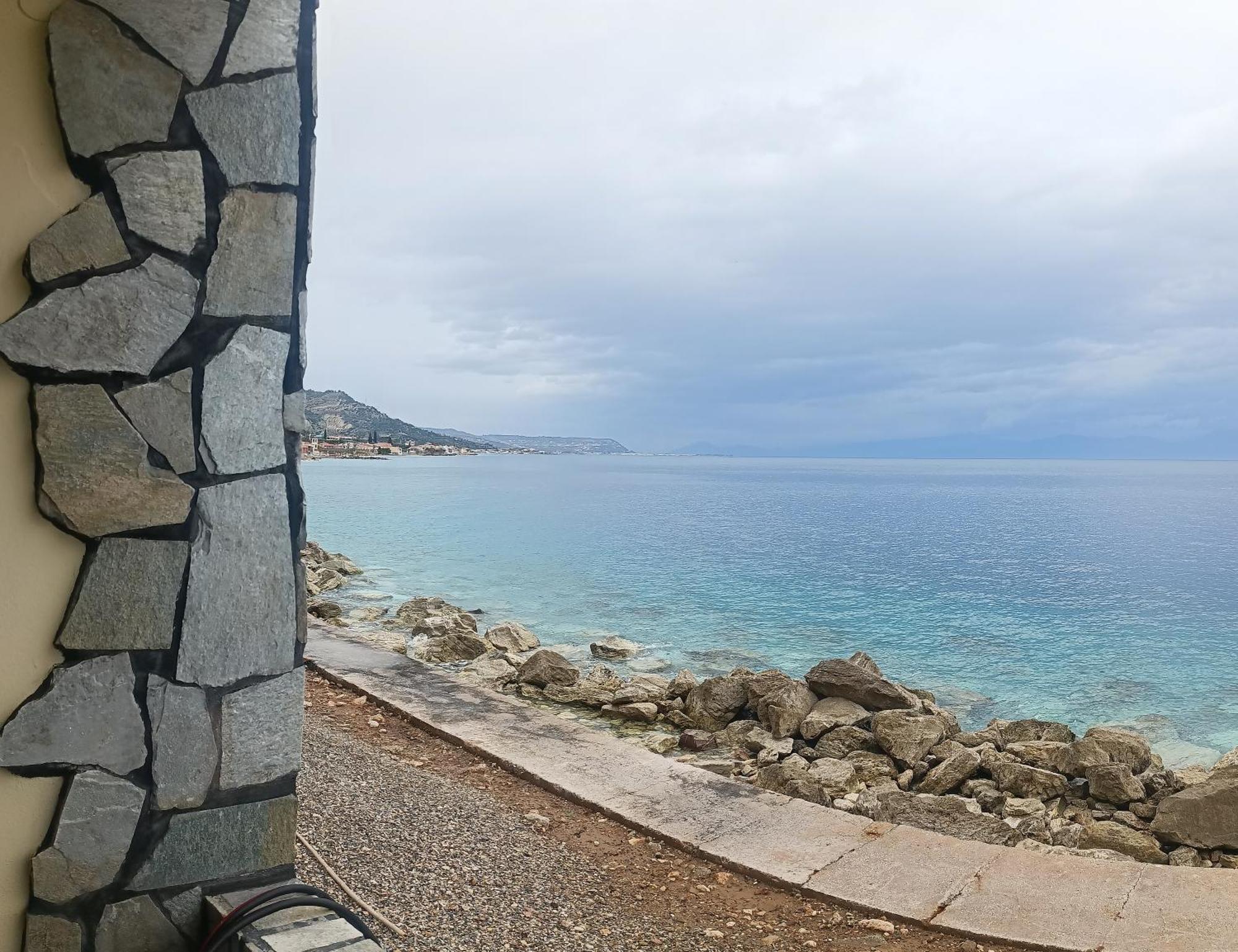 デルヴェニHouse Next To The Sea Sideアパートメント エクステリア 写真