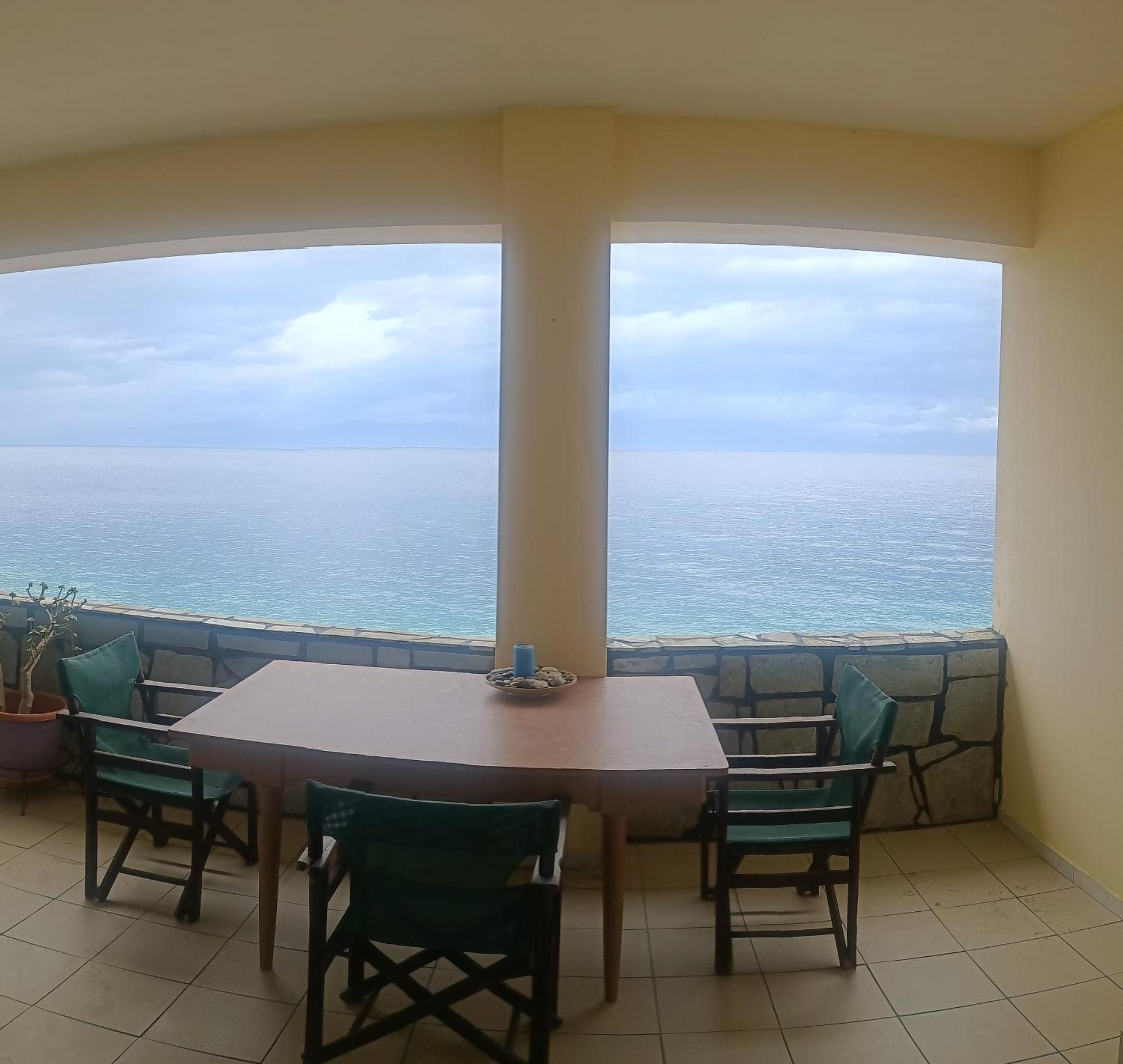デルヴェニHouse Next To The Sea Sideアパートメント エクステリア 写真
